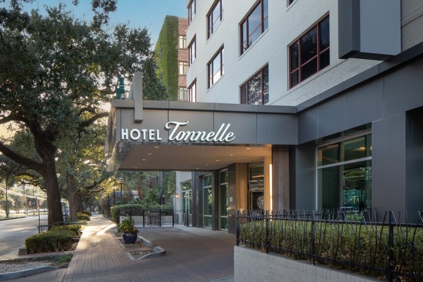 Hotel Tonnelle Entrance